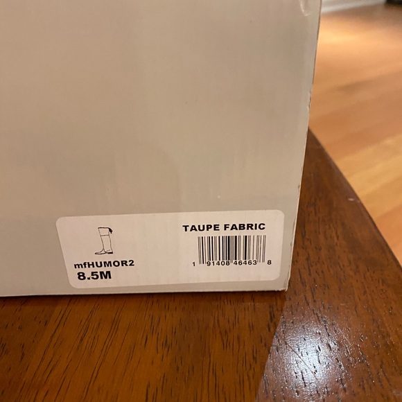 Marc Fisher Renn Over the Knee Boot in Taupe. Size 8.5 - Picture 4 of 7